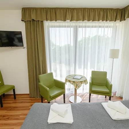 A Mi Hazunk 기에네스디아스