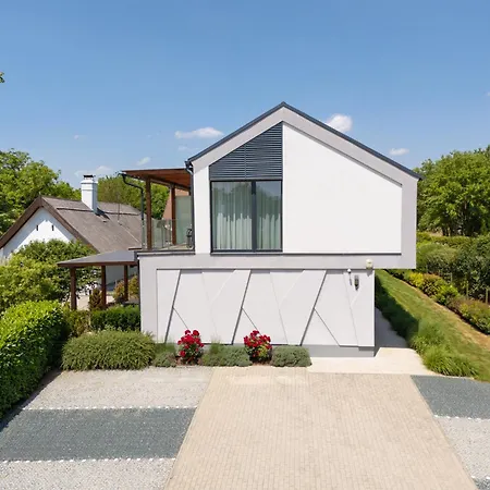 A Mi Hazunk * 기에네스디아스