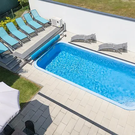 A Mi Hazunk * 기에네스디아스