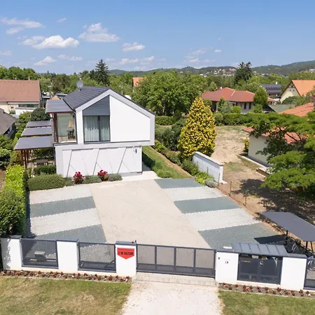 아파트 A Mi Hazunk